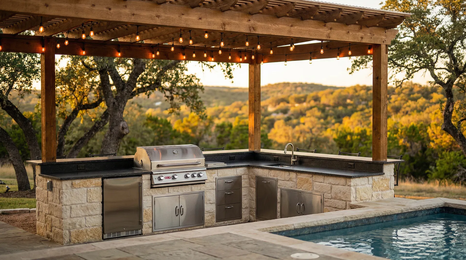 Custom outdoor kitchen by 4 Season's Outdoors — Austin, Texas