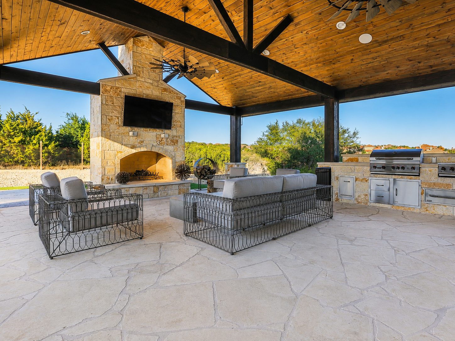 Covered outdoor pavilion with Lynx grill — Kyle TX area