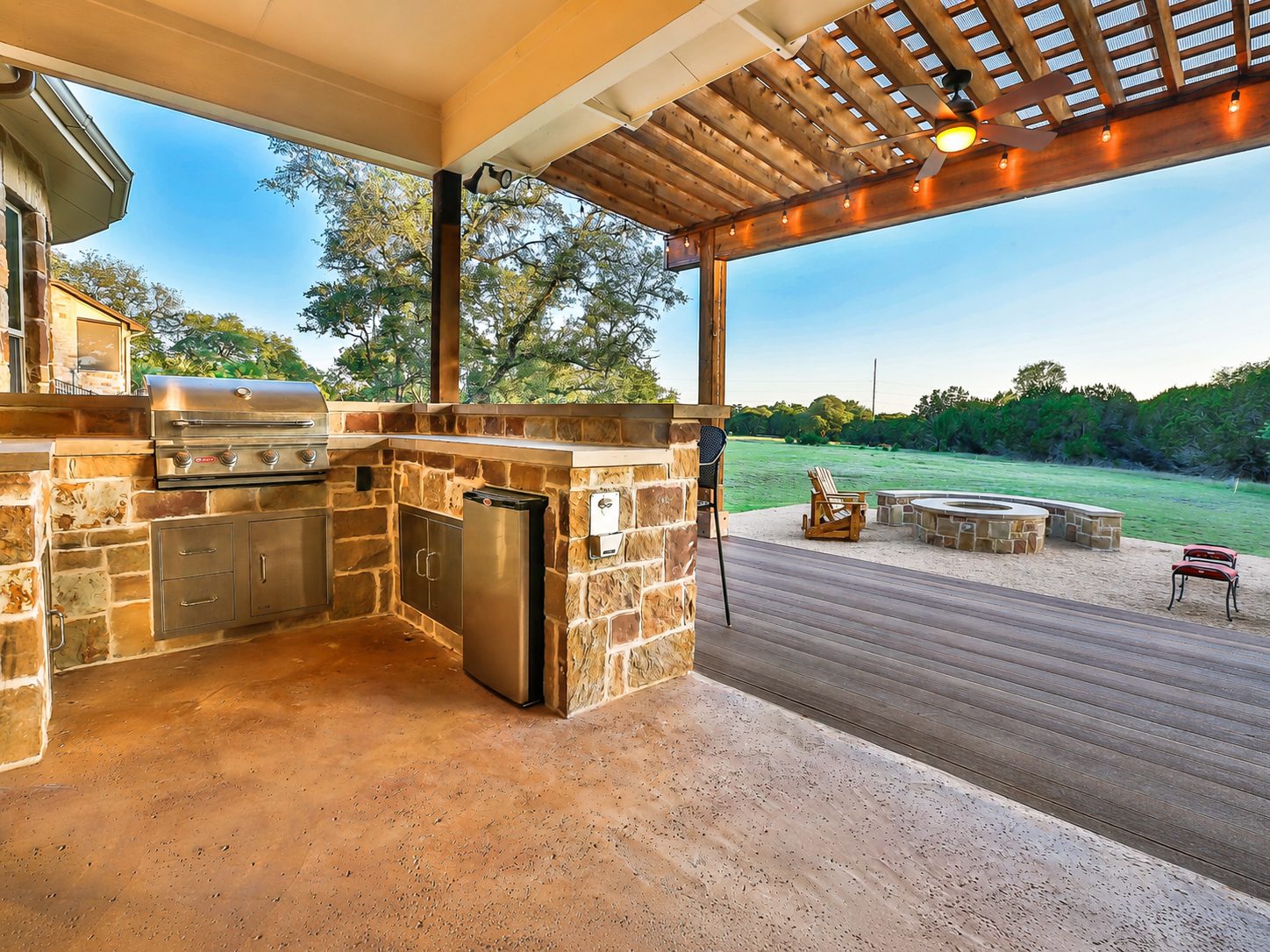 Shallow Water ranch fire pit lounge