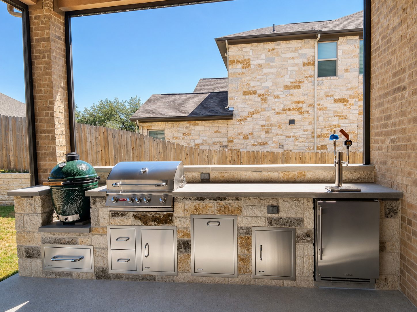 Big Green Egg & Bull Kitchen